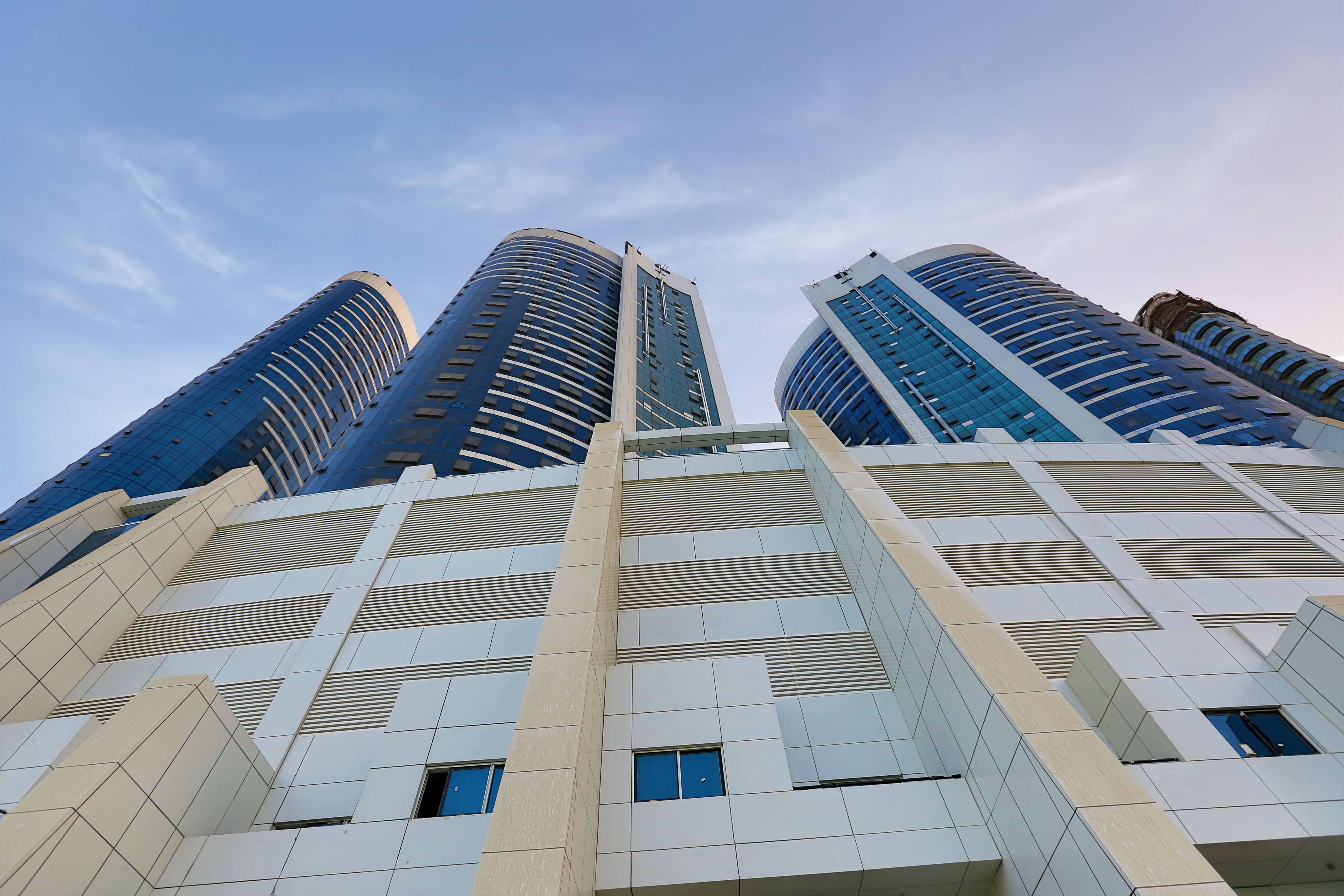 Hydra Avenue Al Reem Island luxury residential towers showcasing contemporary waterfront architecture in Abu Dhabi